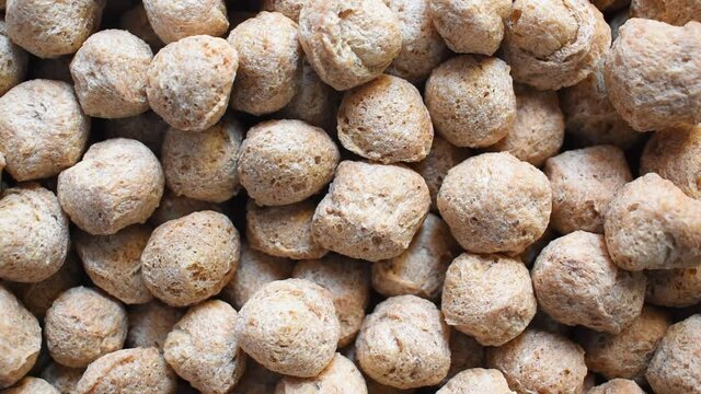 Raw whole dry Soy chunk textured vegetable protein
