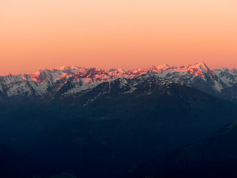 Freiungen long distance trail, mountain hiking in Tyrol, Austria © BirgitKorber