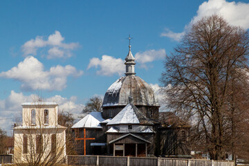 Fototapeta na wymiar Orthodox church of the Nativity of the Holy Mother of God in Kowalówka