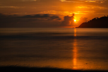 Obraz premium Dawn at Campeche Beach on the island of Florianopolis / Santa Catarina, in fact one of the most beautiful dawns that you can contemplate here.