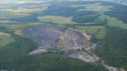 Steinbruch in Pellenz von oben