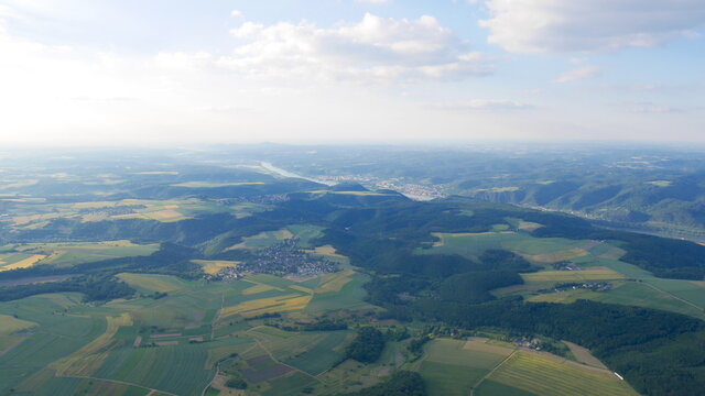 Vulkaneifel mit Blick zum Rhein, Andernach
