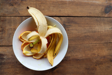 Banana peels contains vitamin k that can help get rid of hickeys