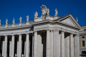 Fototapeta premium Views of columnata de Bernini buildings. Vatican City, Italy