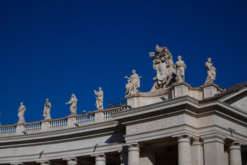 Fototapeta na wymiar Views of columnata de Bernini buildings. Vatican City, Italy