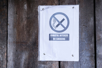 Public sign with No Smoking (Fumatul interzis).