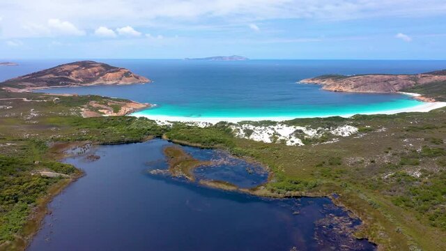 "Hellfire bay near Esperance viewed during a cloudy day, Australia"
