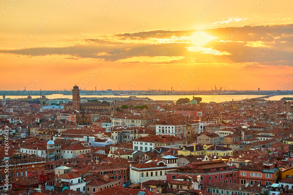 Wall mural Venice at sunset