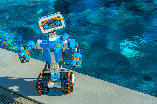 Robot Legos Images – Browse 2,113 Stock Photos, Vectors, and Video | Adobe  Stock