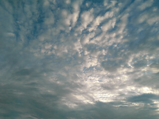 Obraz premium Beautiful blue sky background with white clouds, sunset scenery view, weather conditions, nature photography