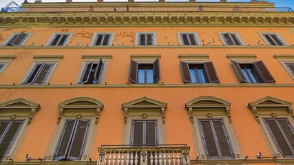 Fototapeta premium facade of an italian building, Rome