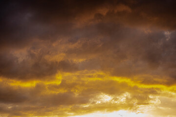 Fototapeta premium Cloudy sky at sunset