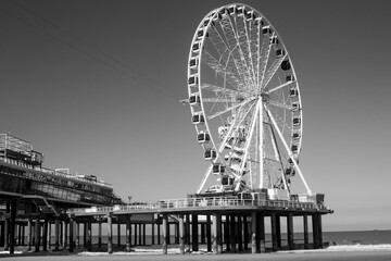 ferris wheel in sea