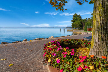 Uferpromenade Garda am Gardasee (Lago di Garda) Venetien, Italien