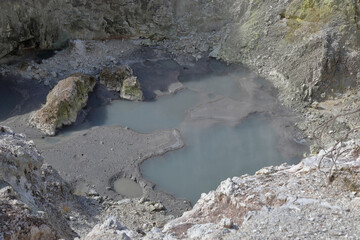 Wai-O-Tapu Thermalwunderland - Te Puna Tio Schwefelpool / Wai-O-Tapu Thermal Wonderland - Te Puna Tio Sulphur pool /