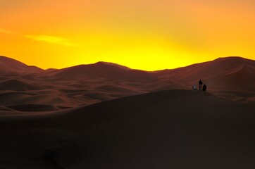 Fototapeta na wymiar モロッコのサハラ砂漠、メルズーカ砂丘