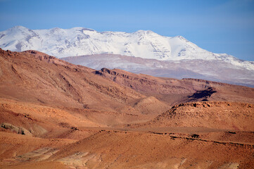 Fototapeta na wymiar モロッコ、アトラス山脈