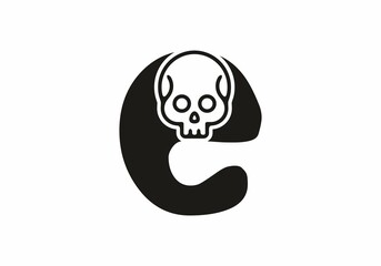 Obraz premium Black lowercase of e initial letter with skull head