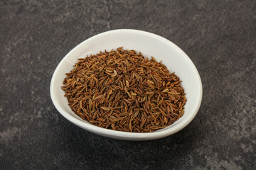 Dry zeera seeds in the bowl