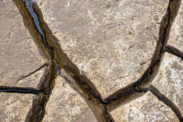The geology of the once dry and fractured soil
