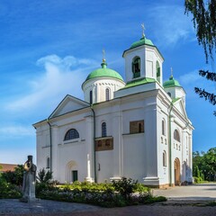 Fototapeta na wymiar Assumption Cathedral in Kaniv, Ukraine