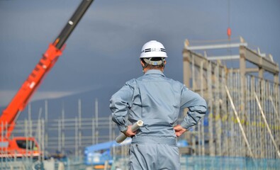 ビル・マンション工事の現場監督
