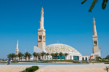 Fototapeta na wymiar Sheikh Khalifa Bin Zayed mosque in Al Ain city of the Abu Dhabi Emirate