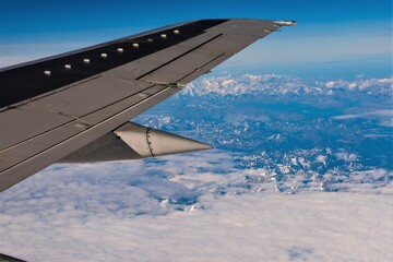 Naklejka na ściany i meble Flugreise nach Alaska - Blick aus 10 000 Meter Höhe auf die Brooks Range