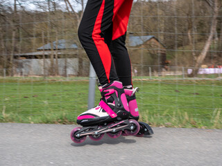 Inlineskating Aktivsport auf Asphalt