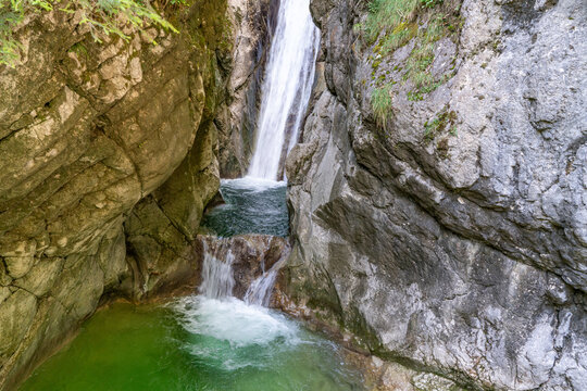 Bilderbuch-Wasserfall nahe Bayrischzell