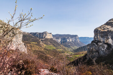 Vue sur les gorges de la Bourne depuis à Pont-en-Royans (Auvergne-Rhône-Alpes, France)