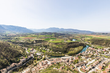Vue sur Pont-en-Royans depuis les hauteurs de la ville (Auvergne-Rhône-Alpes, France)