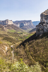 Fototapeta na wymiar Vue sur les gorges de la Bourne depuis à Pont-en-Royans (Auvergne-Rhône-Alpes, France)