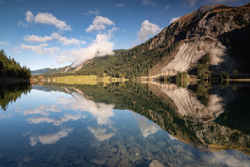 Obraz premium Berge und See Österreich Tannheimer Tal