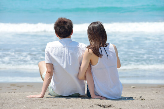 11 986 Best 寄り添う Images Stock Photos Vectors Adobe Stock