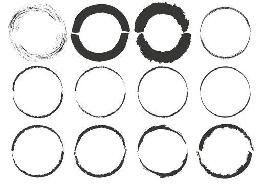 Circulo de trazos de pincel en fondo blanco.