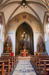 Fototapeta na wymiar Innnenansicht Katholische Pfarrkirche Herz Jesu Schlangenbad in Rheingau-Taunus-Kreis / Hessen 