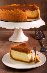 Caramel topping cheesecake, sliced