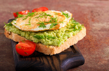 Avocado and fried egg toast