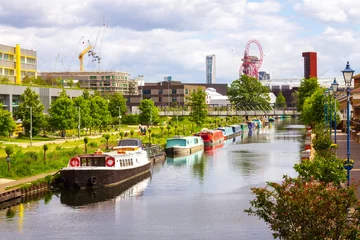 Foto op Plexiglas Bright, sunny day in London Hackney © nowyn