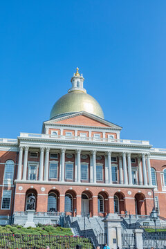 famous state capitol in Boston