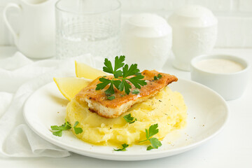 fried fish and mashed potatoes
