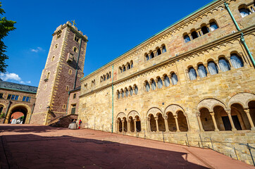 Bergfried mit Torhaus und Palas der Wartburg in Eisenach, Th&uuml;ringen, Deutschland