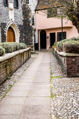 Obraz premium The historic tombland alley in the city of Norwich