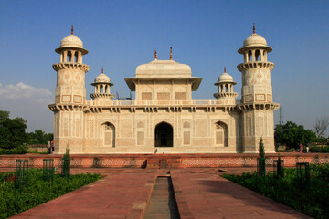 Fototapeta na wymiar Itmad-Ud-Daulah or baby Taj Mahal in Agra India 
