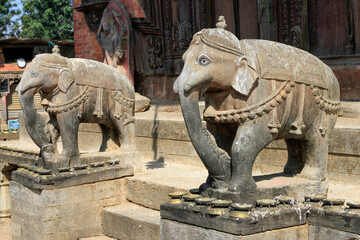 Fototapeta na wymiar statue of elephant at temple in Nepal
