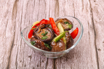 Marinated shiitake mushrooms with herbs