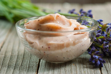 Cosmetic cream with lavender