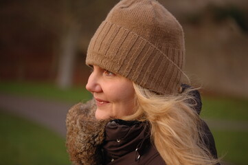 Pretty young woman close up, winter, female with brown hat outdoor, turist, scandinavian turist, Danish girl close up