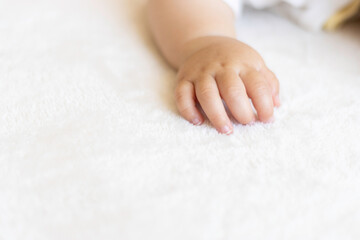 赤ちゃんの右手（0歳、生後9か月、日本人、女の子）